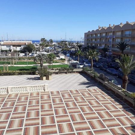 Studio 4 Personnes Avec Vue Sur Le Port Apartment Hyeres Exterior photo