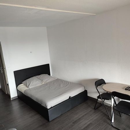 Studio 4 Personnes Avec Vue Sur Le Port Apartment Hyeres Exterior photo